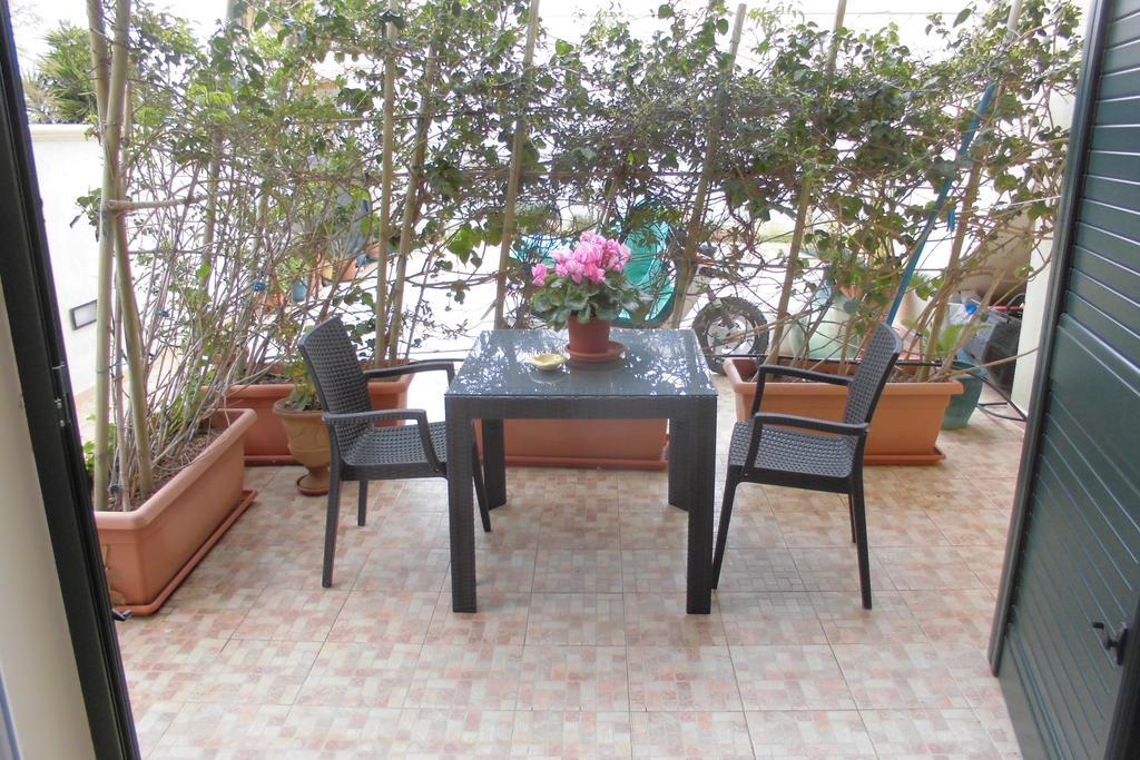 Bed and Breakfast Araucaria Торре-Сан-Джованні-Удженто Номер фото